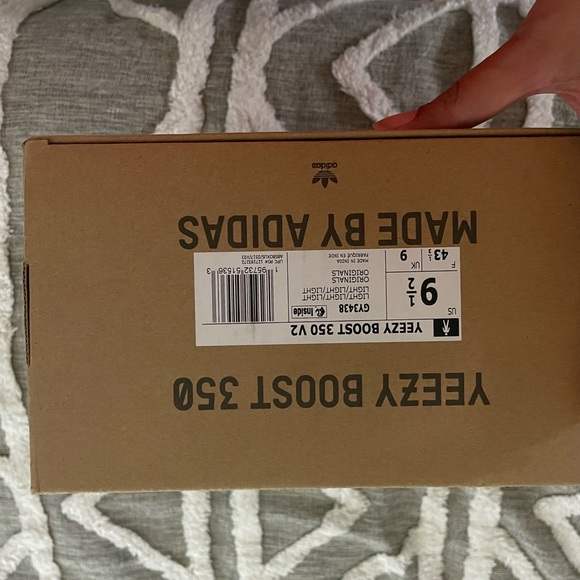 Brand new never worn Yeezy 350 “Light” - Picture 4 of 6